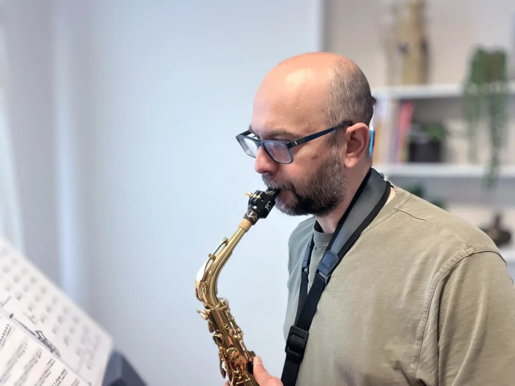 Morten Brejl Borup spiller altsaxofon
